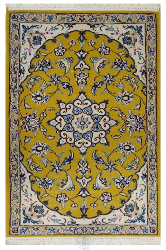 تصویر فرش دستباف نایین پشتی ۹لا طرح لچک ترنج پشم و ابریشم زرد