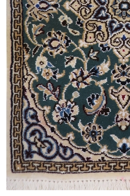 تصویر فرش دستباف نایین پشتی ۹لا طرح لچک ترنج پشم و ابریشم سبز