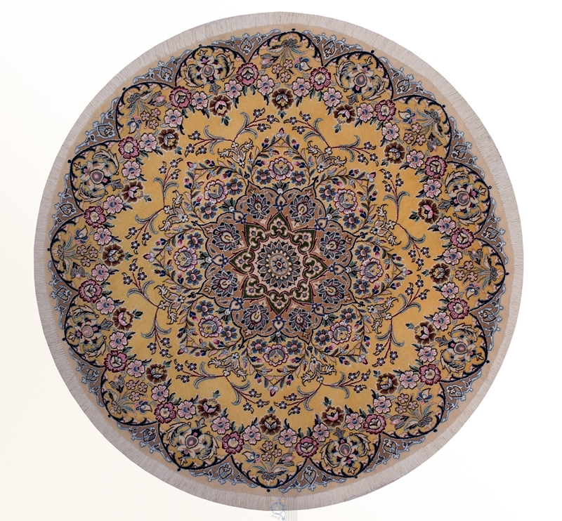 تصویر فرش دستباف نایین دایره ۱/۵ متری ۹لا پشم و ابریشم طرح لچک ترنج طلایی