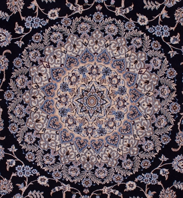 تصویر فرش دستباف نایین دایره ۲/۵ متری ۹لا پشم و ابریشم طرح لچک ترنج سرمه ای